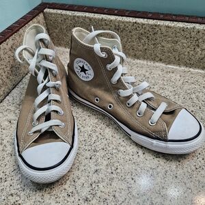 Converse Tan and White Sneakers Classic Design